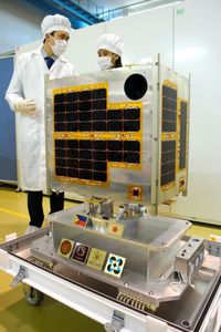 JAXA、超小型衛星を公開 アジア発の地上観測網へ