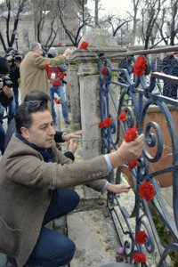 自爆テロで容疑者５人拘束＝ＩＳ実行犯の背後に別組織か－トルコ首相