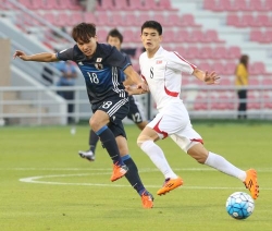 南野 先発も見せ場なく交代「独特の雰囲気、硬さ出た」