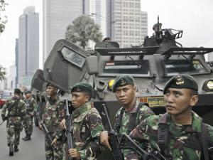 警察官詰め所とスタバ付近で自爆、市民２人死亡 2016年01月15日 00時27分