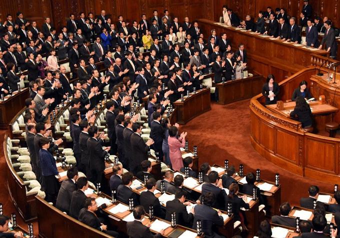 ニュース 補正予算案が衆院通過