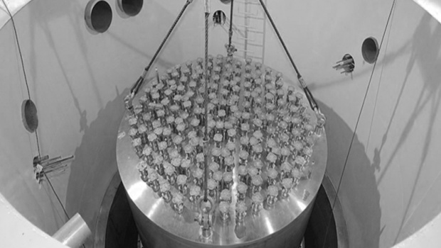 イラン、核合意に基づきアラク原子炉の炉心撤去 制裁解除近づく