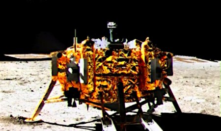 月面裏側の着陸を目指し２０１８年探査機打ち上げ