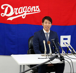 中日、多村と育成契約＝プロ野球
