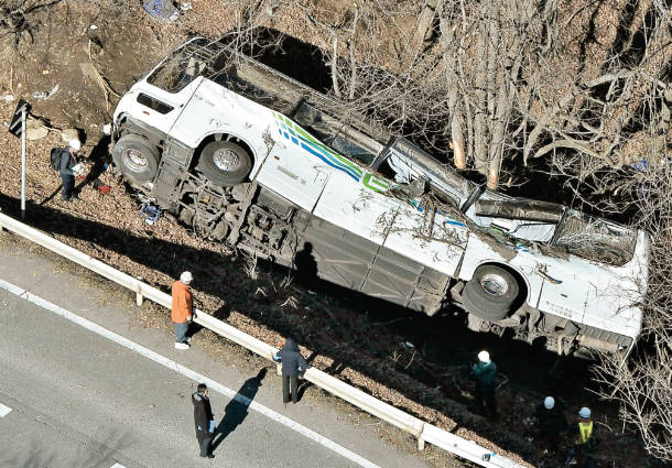 死亡した乗客４人の身元判明 長野・軽井沢のバス事故