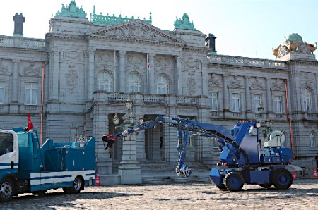 警視庁、迎賓館でテロ対策訓練