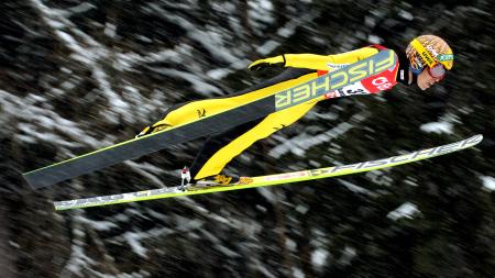 葛西、いきなりジャンプ台記録＝フライング世界選手権