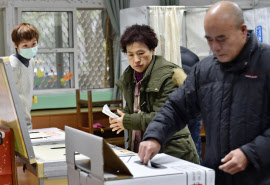 台湾総統選、開票始まる 夜には結果判明