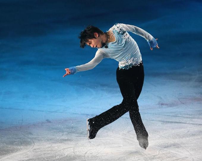 羽生、新旧スターと共演＝フィギュア