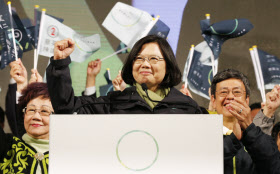 中国、台湾新政権の出方探る 蔡氏「一つの中国」認めず