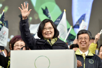 総統に蔡氏 ８年ぶり民進政権 対中融和見直し