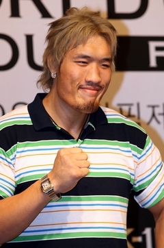 格闘技選手チェ・ホンマン、「億ウォン台詐欺」で有罪判決