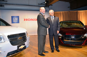 燃料電池の量産化、FCV普及のカギ ホンダとGM検討