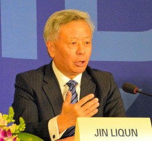 「ＡＩＩＢのドアは今後もオープン」…総裁会見