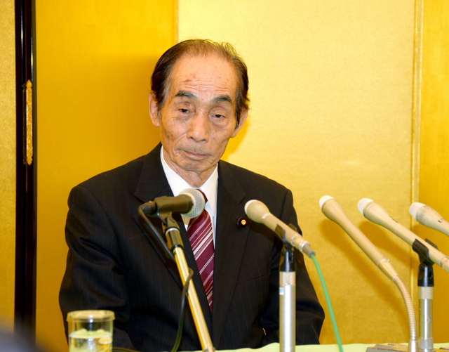 輿石・参院副議長、今期限りの引退表明