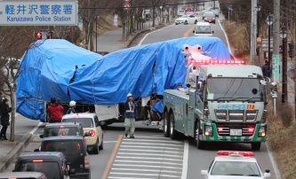 犠牲者、座席の偏りなし 衝撃の激しさ裏付け
