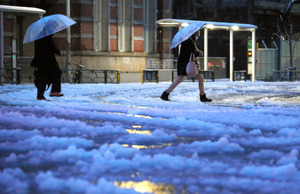 首都圏の鉄道、雪の影響でダイヤ乱れる