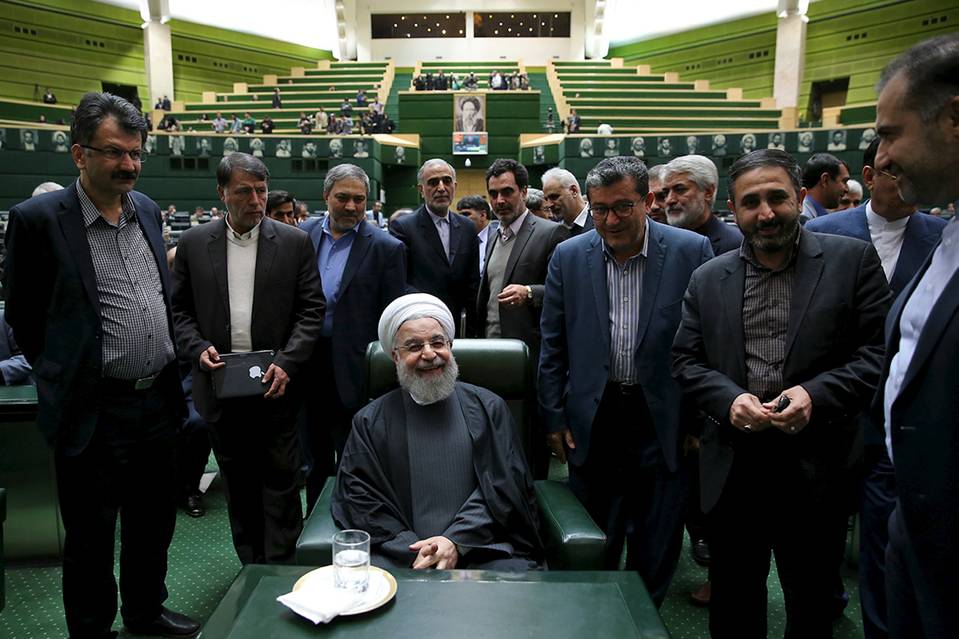 イラン、原油輸出を日量50万バレル拡大の用意