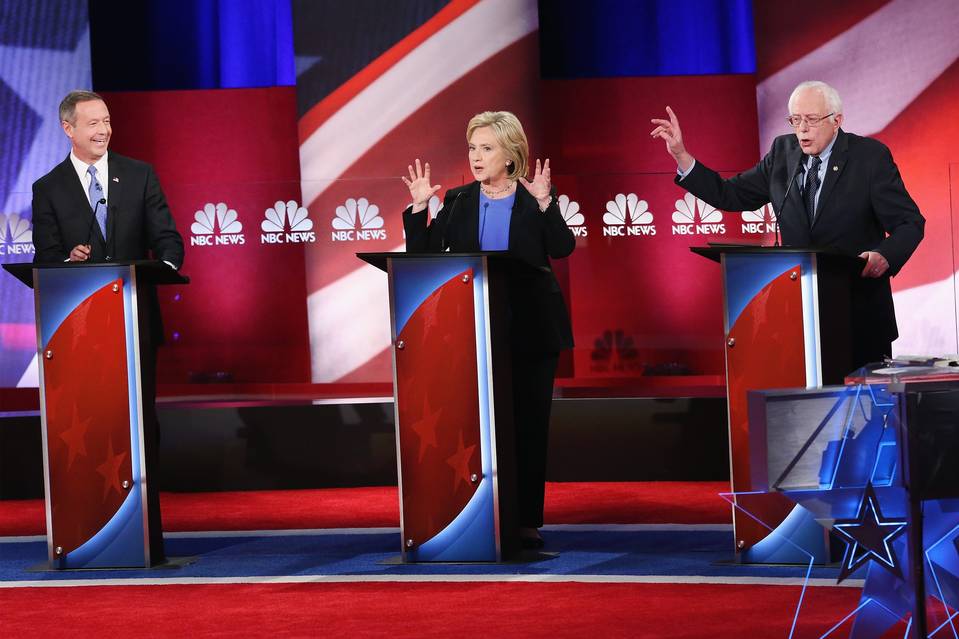 クリントン氏、サンダース氏と激しい舌戦 民主党討論会
