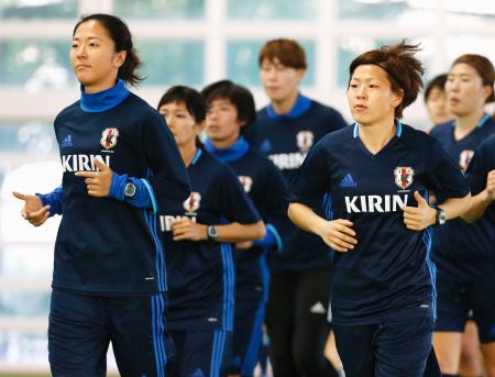 なでしこＪ、沖縄で合宿開始 大雪の影響で到着遅れる