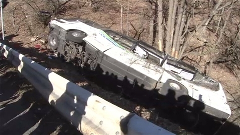 軽井沢のバス事故、死者１５人に