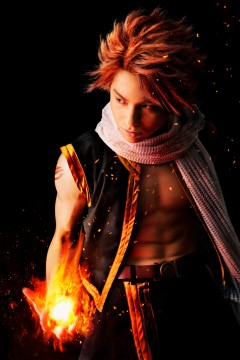 舞台「FAIRY TAIL」主人公ナツのビジュアル公開！CGナシのシックスパック！