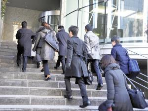 特捜部、震災復旧談合立件へ 道路舗装会社を家宅捜索