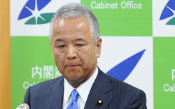 甘利経財相「調査し説明する」 週刊誌報道巡り