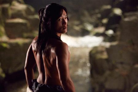 映画『メモリーズ 追憶の剣』 イ・ビョンホンが肉体美披露