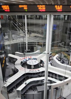 日経平均終値１万６０１７円…昨年来の安値更新 2016年01月21日 15時42分