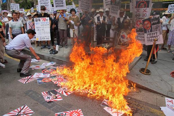 韓国の対日輸出、過去最低 １５年、邦人客３年で半減 歴史問題でイメージ悪化も原因か