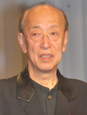 蜷川幸雄氏、舞台延期に「悔しい」 軽度の肺炎で入院