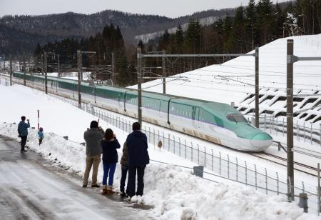 北陸新幹線が大増発 利用好調、ＧＷ期間中１５２本