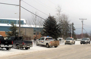 カナダの学校で乱射、５人死亡 「最悪の悪夢」