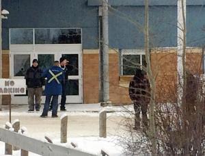 カナダ中西部の学校で銃撃、４人死亡…男を拘束 2016年01月23日 12時30分
