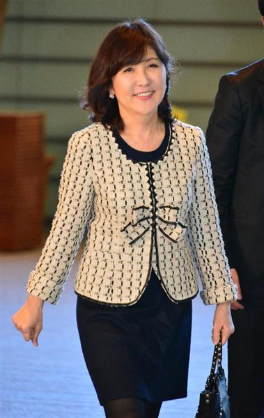 自民・稲田政調会長「自衛権明記を」 ９条改正に重ねて意欲