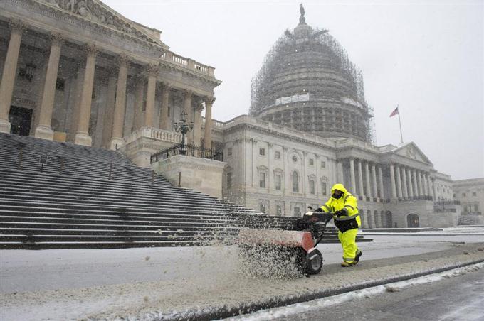 米東部沿岸で大雪、１０人死亡＝首都と１１州で非常事態