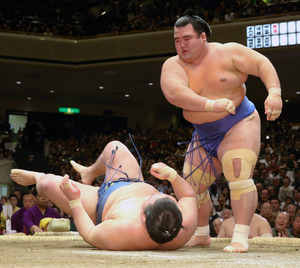 琴奨菊が初優勝 大相撲、日本出身力士は１０年ぶり快挙