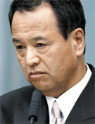 安倍内閣の重鎮、甘利TPP担当相に1200万円受領疑惑