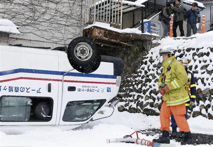 ９０代女性意識不明、５人負傷＝デイサービス車転落、雪影響か－仙台