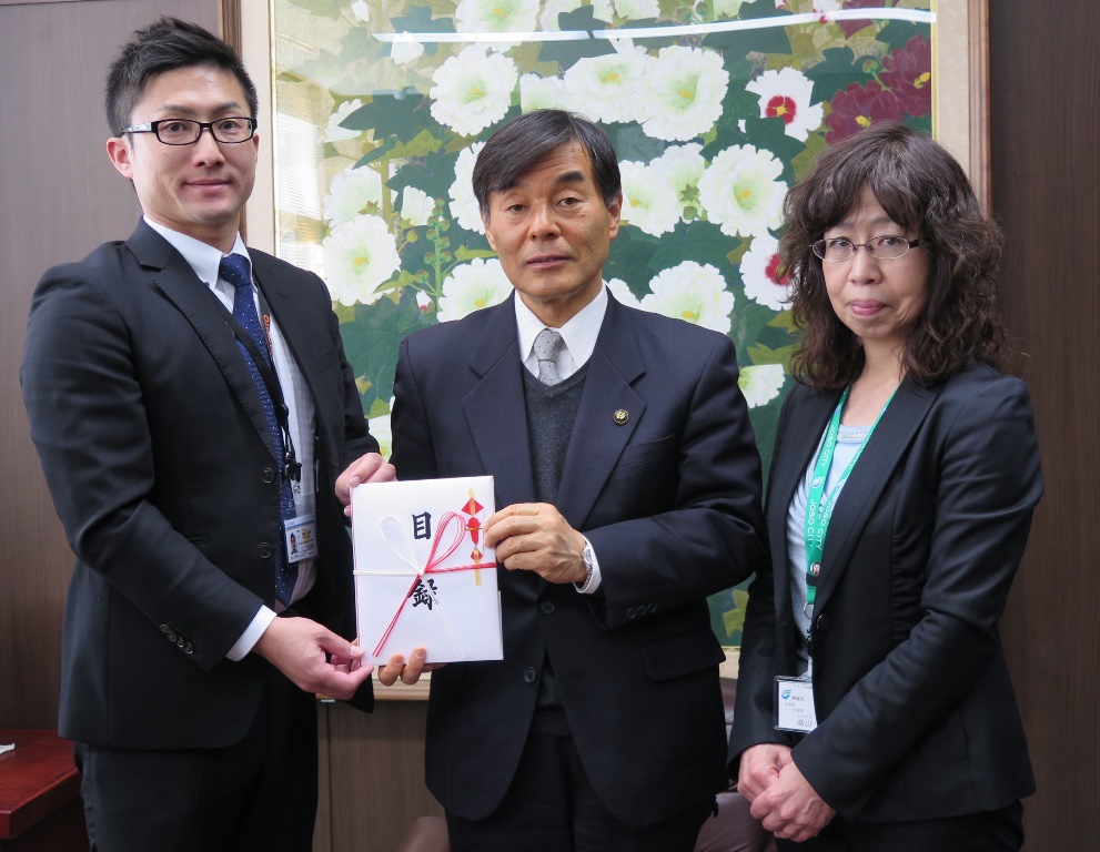 カンプロ、常総市立図書館に豪雨浸水被害復興費などを寄付