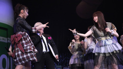 ＨＫＴ48と乃木坂46が「東西アイドル対決」