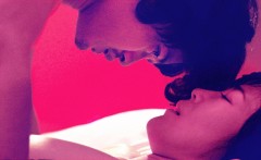 池松壮亮＆寺島しのぶ、官能シーン公開！一糸まとわぬ姿で激しく求め合う