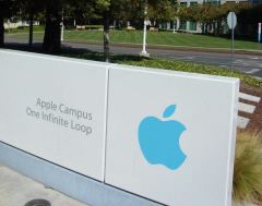 アップル増益 iPhone販売は減速