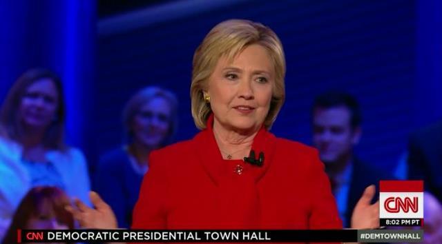 オバマ大統領、クリントン氏支持示唆 「賢く、米国に精通」