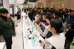 空港型免税店、銀座で競う 三越伊勢丹など輸入ブランド割安に