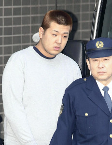 床に包丁、４階から「飛び降りろ」…３歳虐待死 2016年01月28日 14時30分