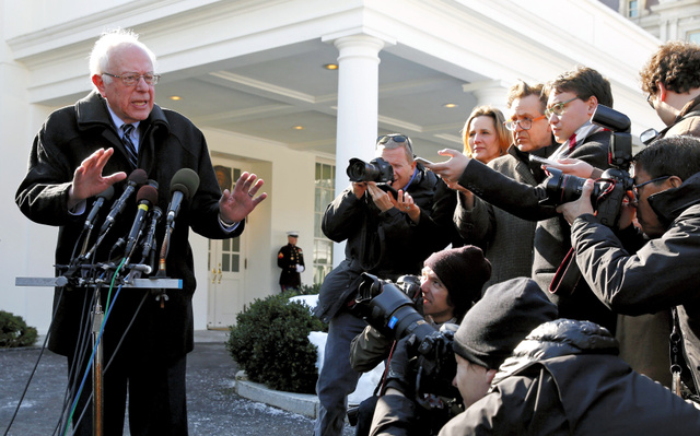 米大統領、サンダース氏と会談 指名争いに「公平」な姿勢か