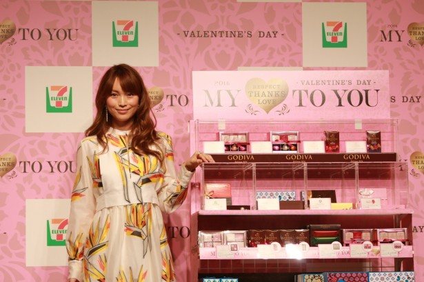 長男出産の蛯原友里、体形変わらずも「緊張してぐらついちゃいました」