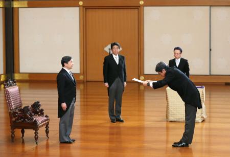 皇太子さまが認証式臨時代行